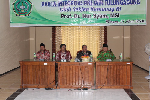 Sekjen Kemenag lakukan Pembinaan pegawai di IAIN Tulungagung