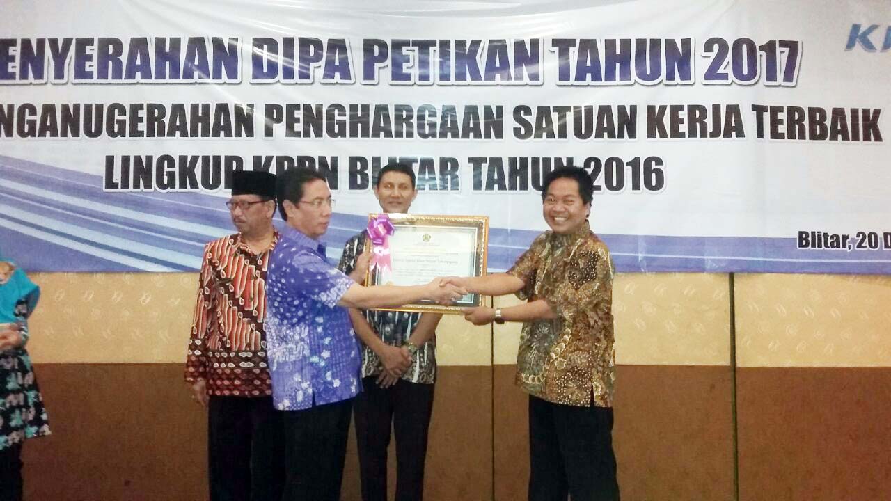 IAIN Tulungagung Terima Penghargaan Satker Terbaik 2016 dari KPPN