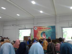 Seminar Nasional Kewirausahaan HMJ TIPS Hadirkan Ketua Dekranasda Trenggalek