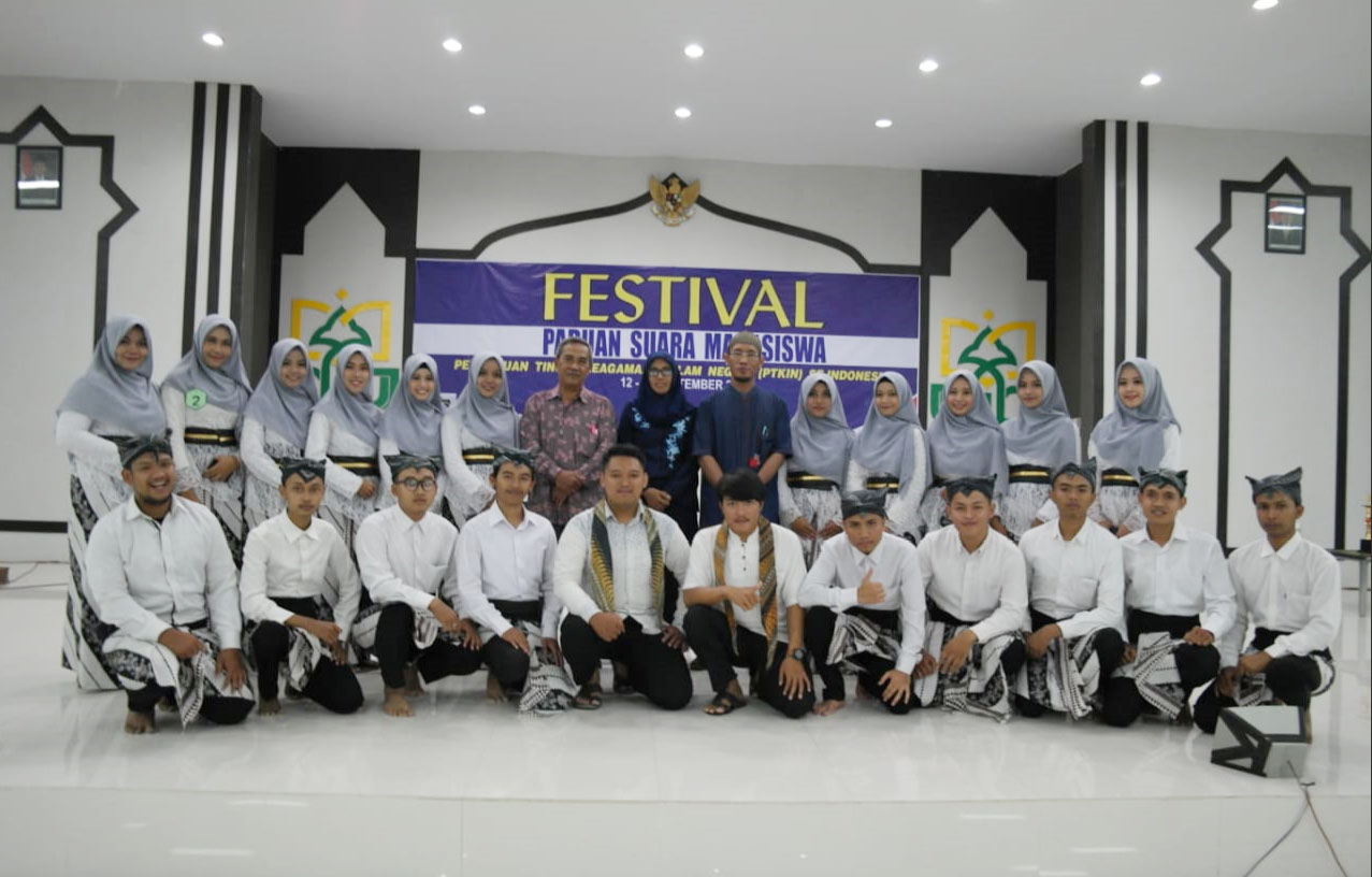 IVO IAIN Tulungagung Juarai Festival Paduan Suara PTKIN