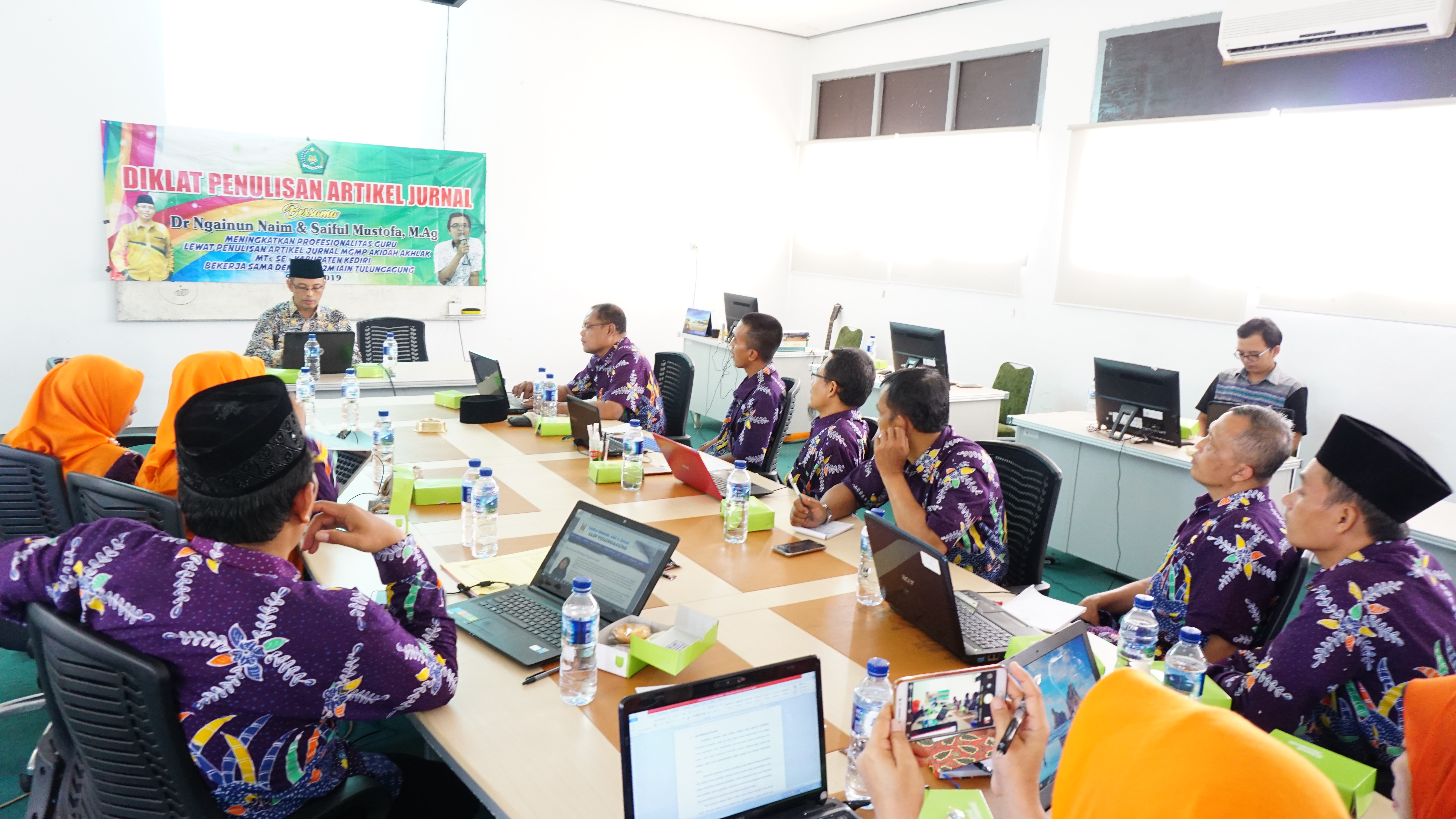 MGMP Akidah Akhlak MTsN se-Kabupaten Kediri Gelar Diklat Kepenulisan Jurnal dengan LP2M IAIN Tulungagung