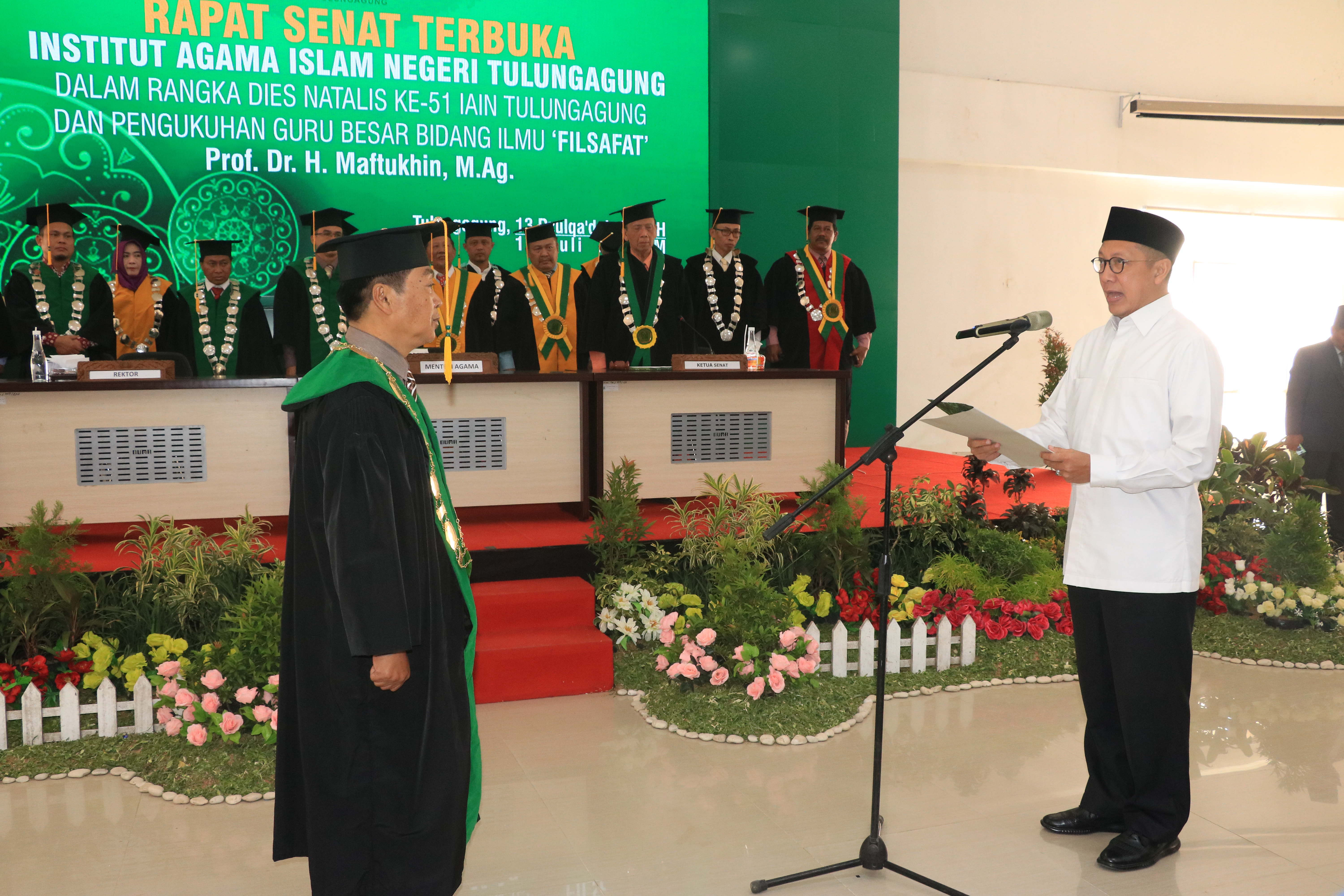 Menteri Agama Kukuhkan Guru Besar ke-8 IAIN Tulungagung