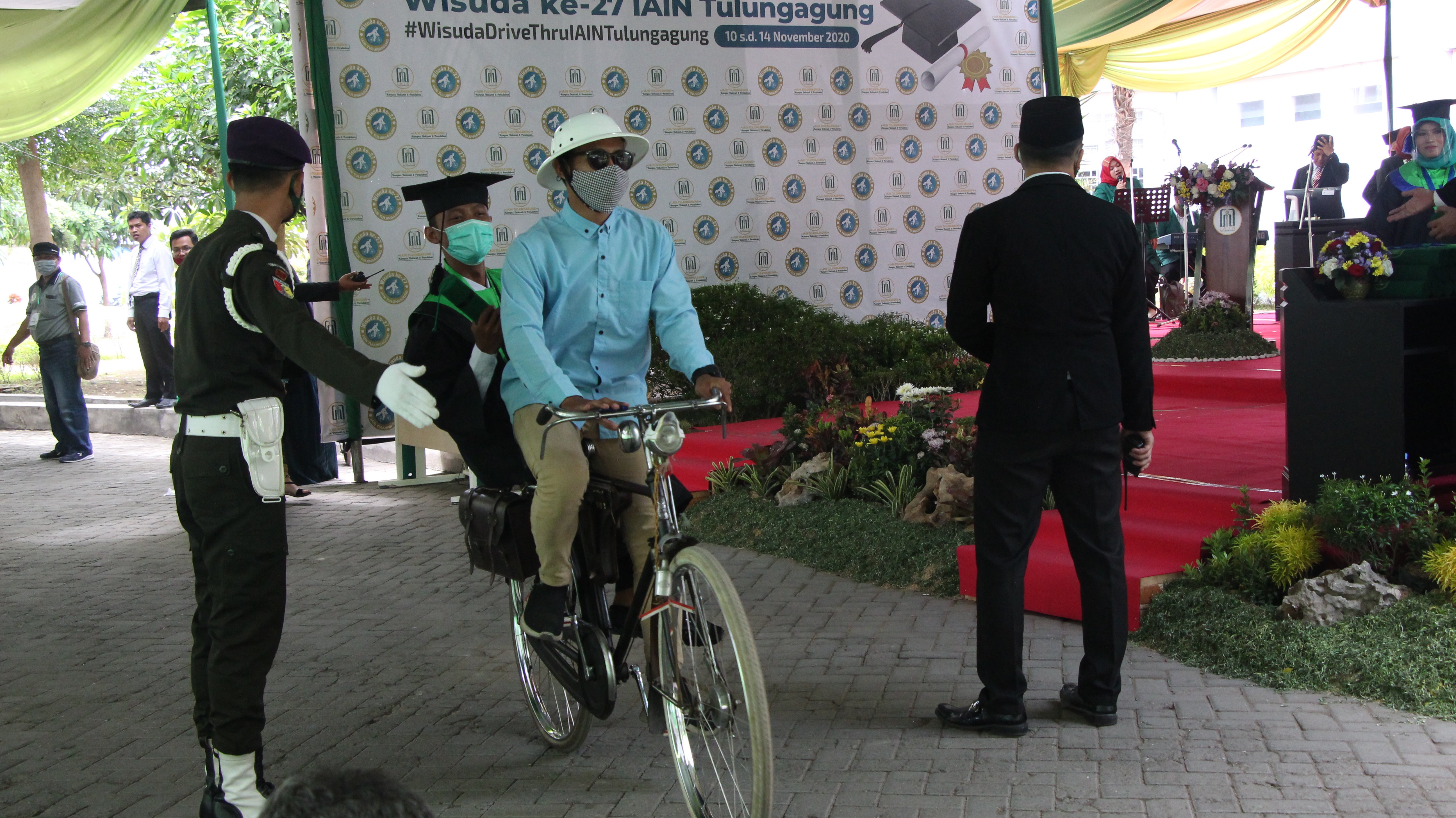Wisuda ke-27 IAIN Tulungagung Digelar Secara Drive Thru