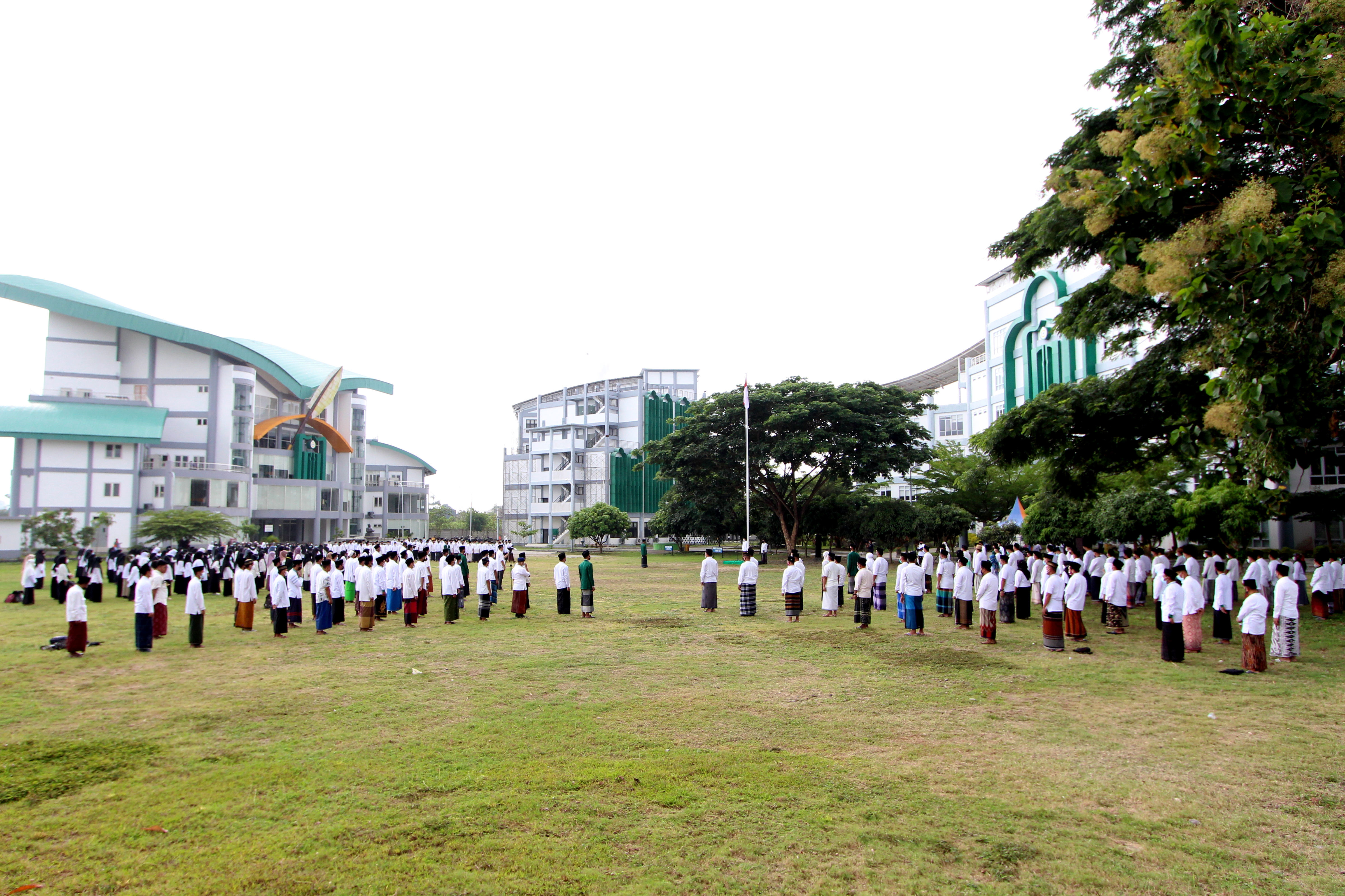 UIN SATU Tulungagung Laksanakan Apel Hari Santri 22 Oktober 2021