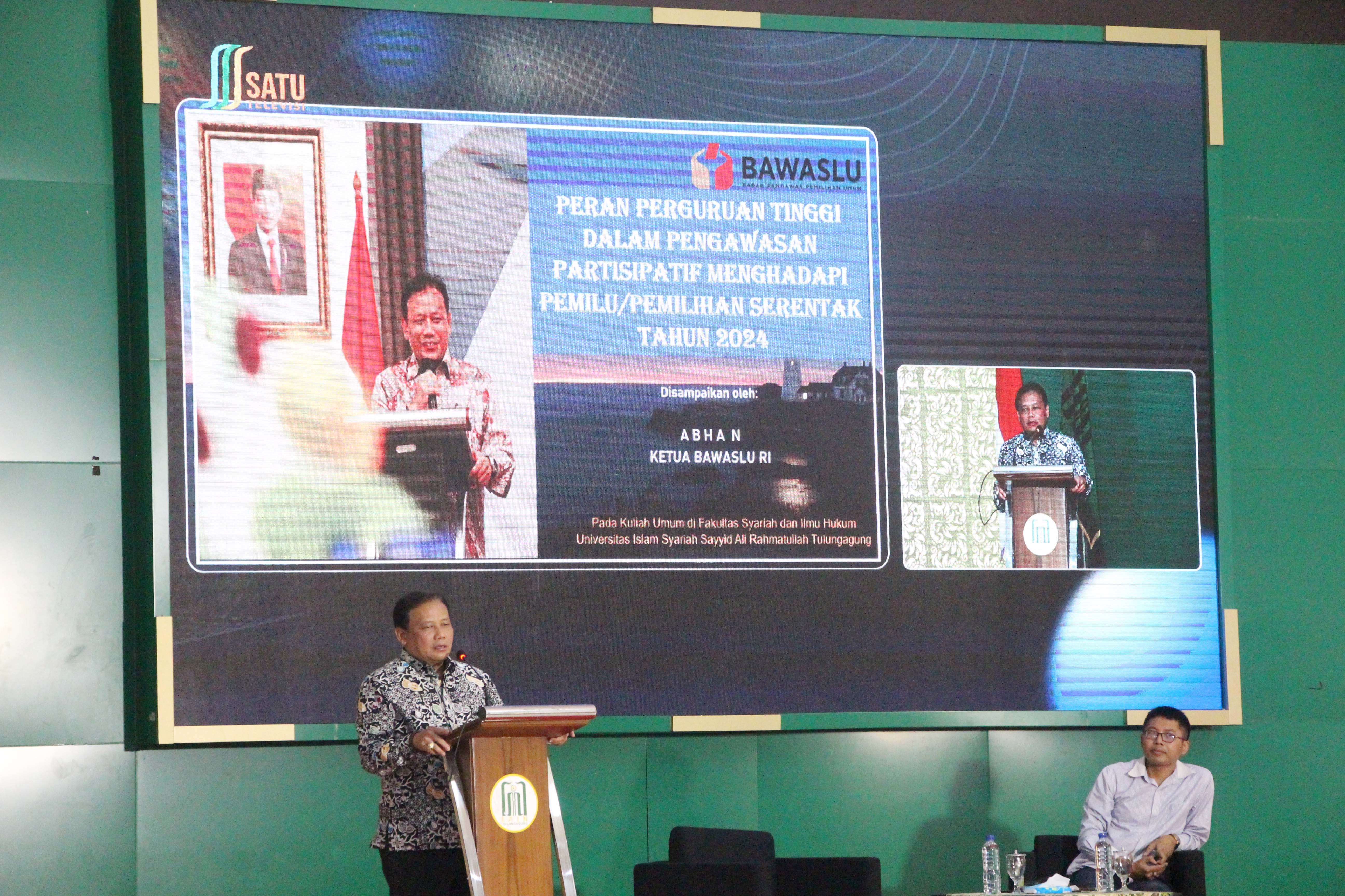 Ketua BAWASLU RI Beri Kuliah Umum di UIN SATU Tulungagung