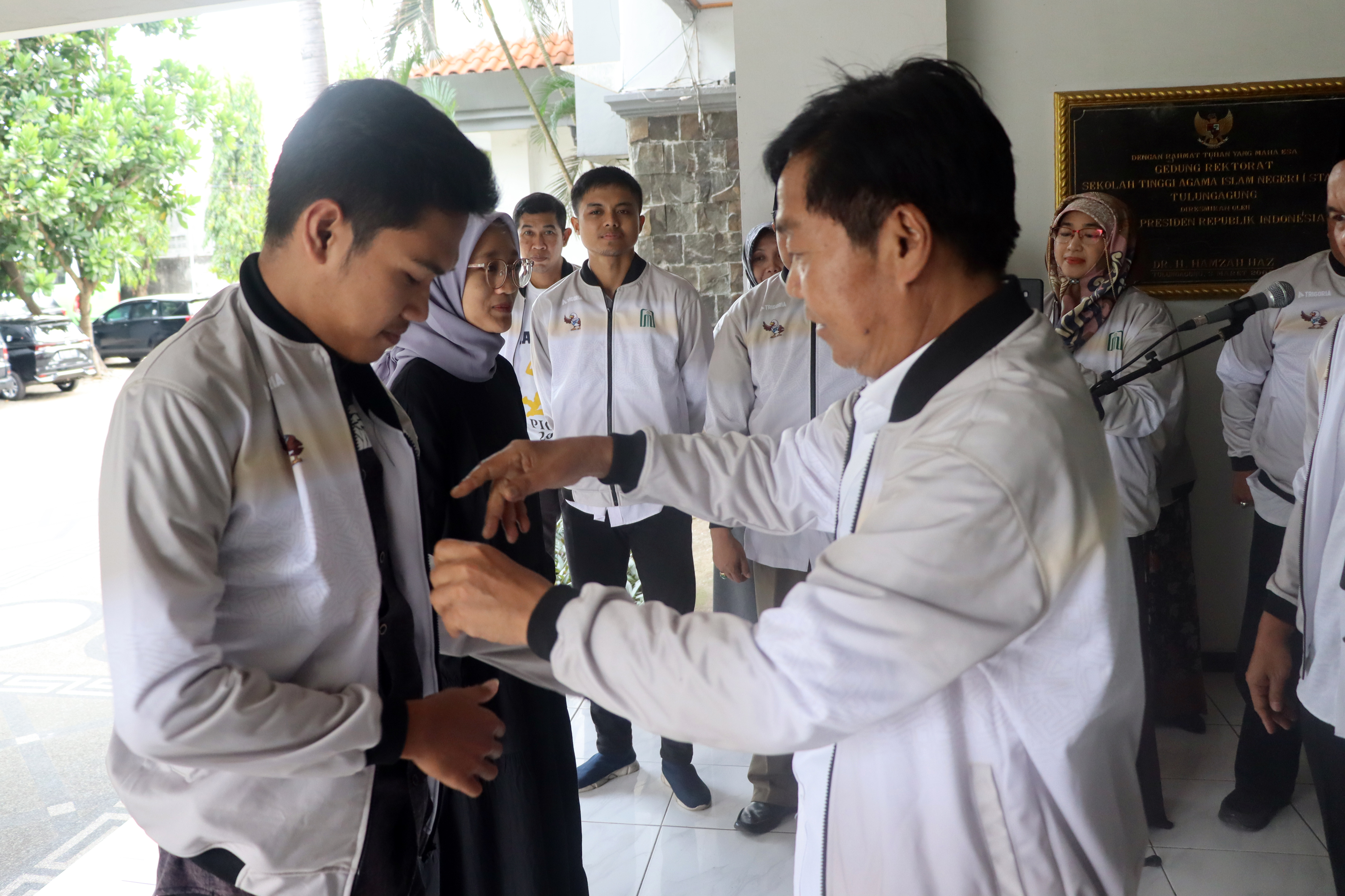 Hari Ini Rektor UIN SATU Berangkatkan Delapan Belas Finalis OASE II di UIN Jakarta
