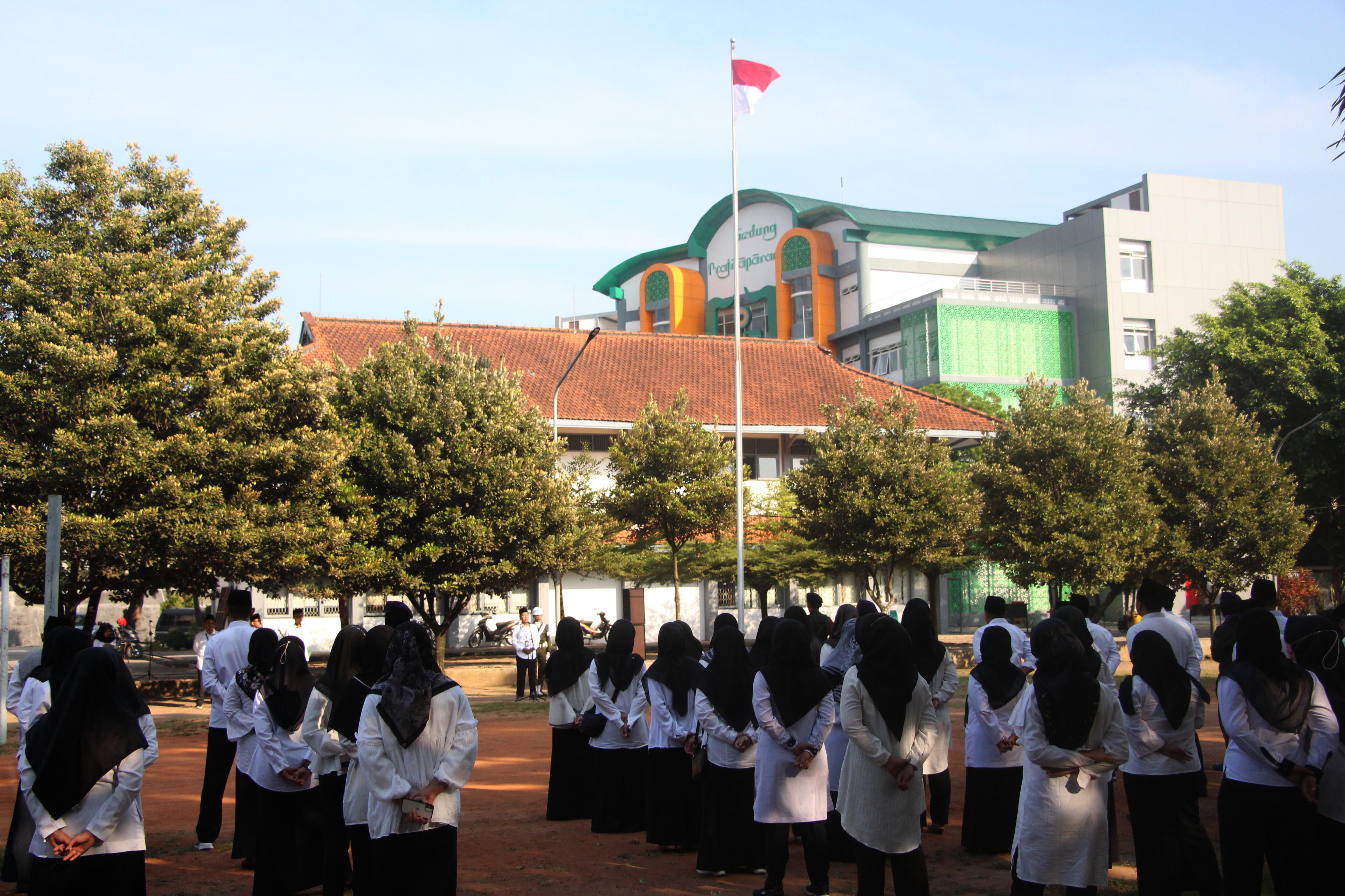 UIN SATU Tulungagung Peringati Hari Lahir Pancasila dengan Upacara Bendera
