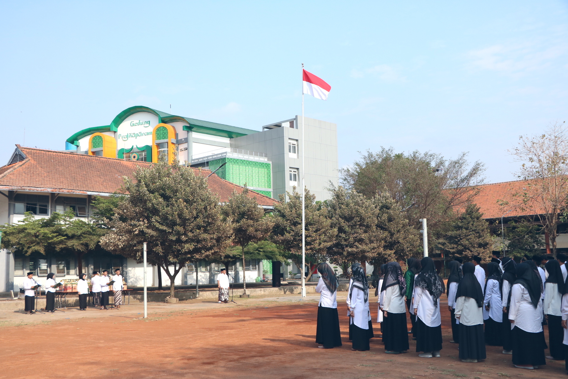 Apel Hari Santri 2023, Rektor: Lima Nilai yang Harus Dipertahankan oleh Santri
