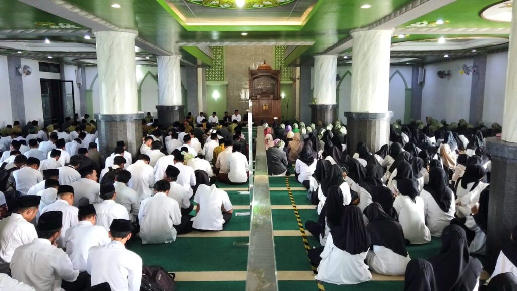 Rektor: Pagar Paling Aman di Dunia adalah Al-Qur’an 3 Rektor Pagar Paling Aman di Dunia adalah Al Quran 3