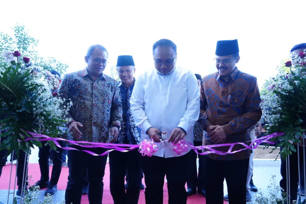 Resmikan Alih Status UIN Sayyid Ali Rahmatullah Tulungagung, Menag Harap Kampus Semakin Baik 2 peresmian uin menag 02