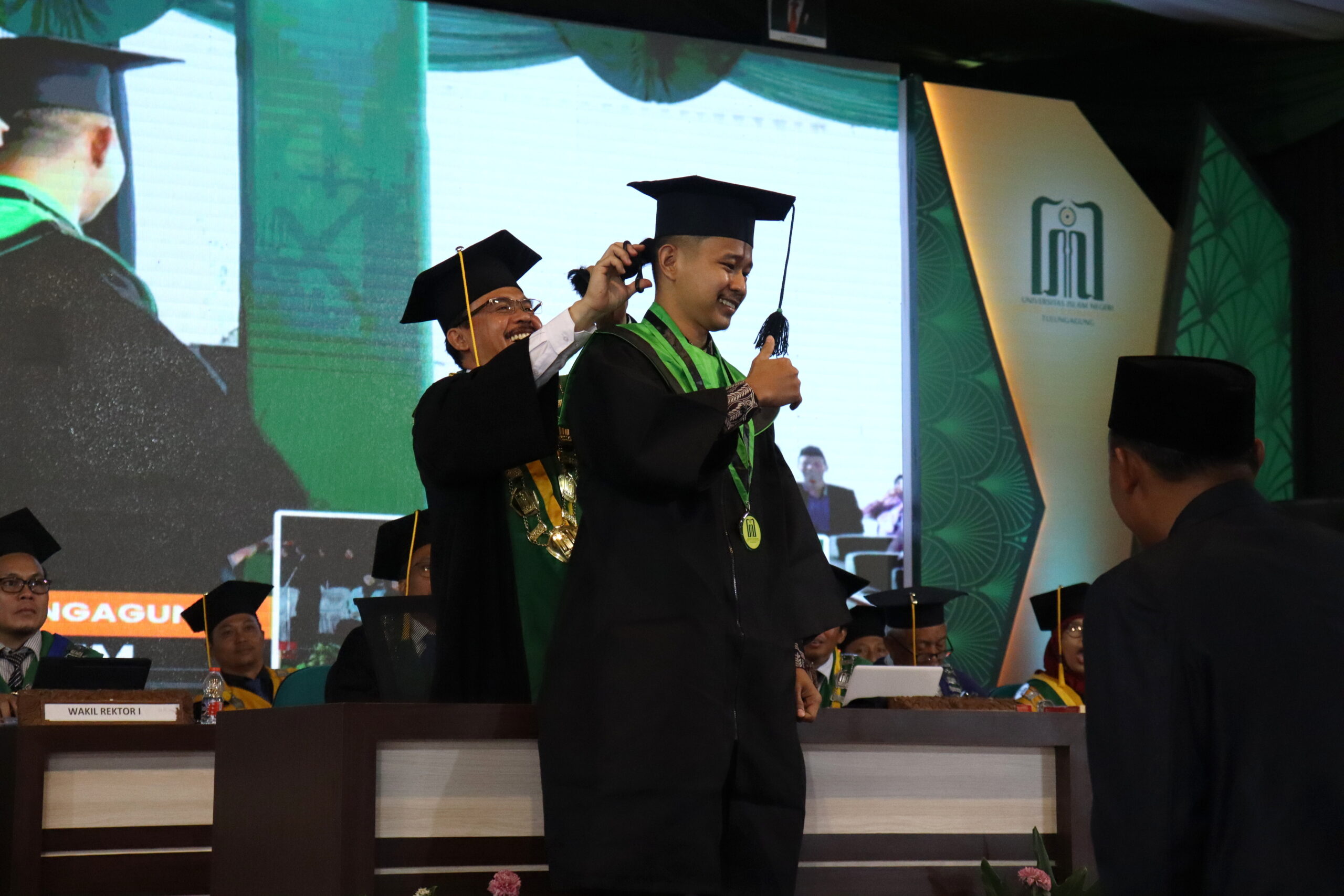 Dalam Wisuda ke-40, Wisudawan Internasional Ungkap Bangga Jadi Alumni UIN SATU