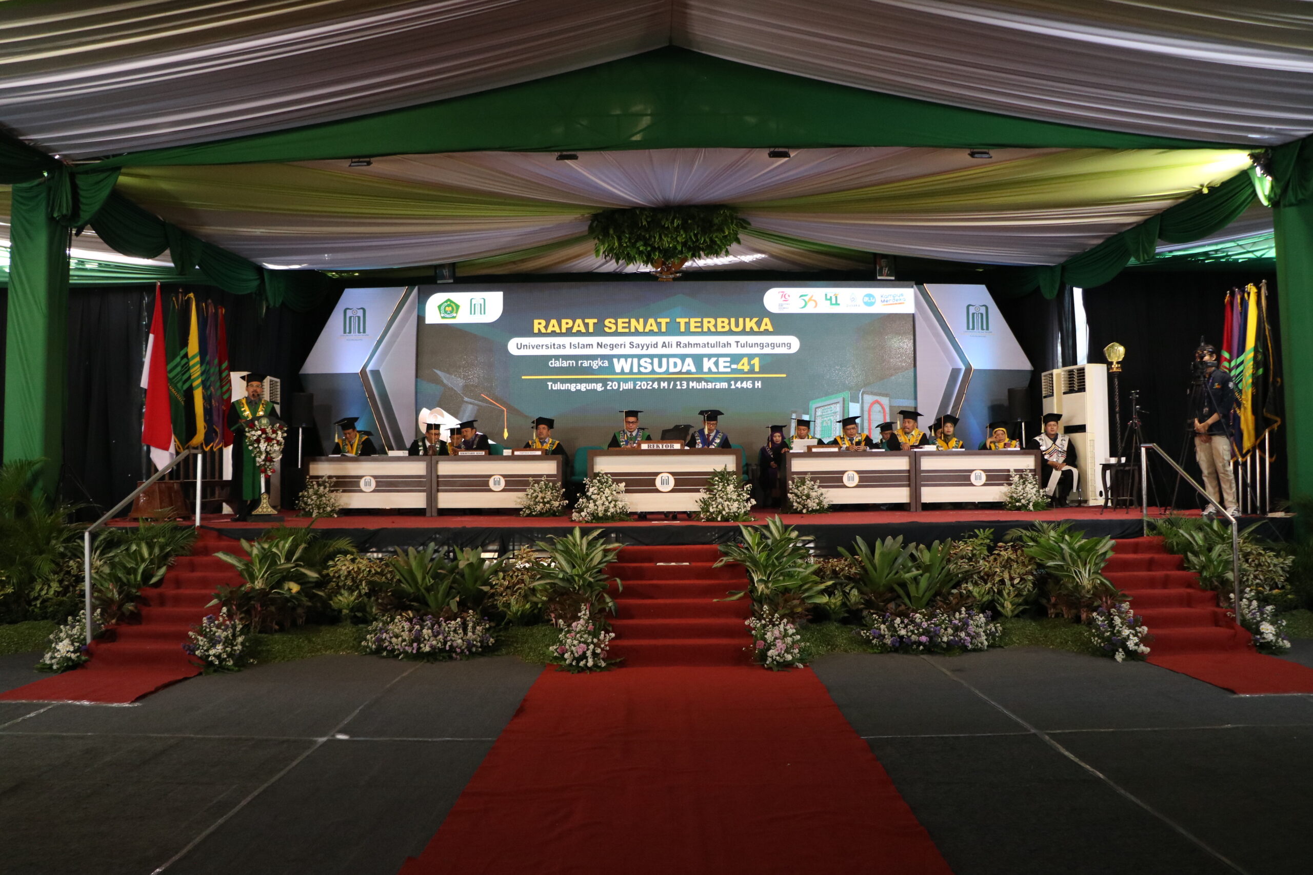 Wisuda ke-41, Rektor Sampaikan Empat Amanat Kepada Para Wisudawan dan Wisudawati