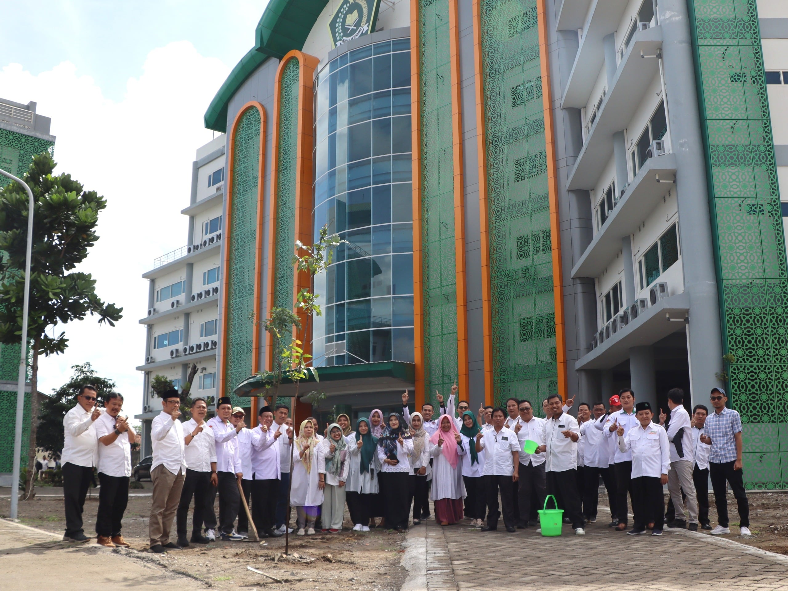 UIN SATU Tulungagung Tanam Pohon Matoa dalam Gerakan 1 Juta Pohon Kemenag RI 1 UIN SATU Tulungagung Tanam Pohon Matoa dalam Gerakan 1 Juta Pohon Kemenag RI