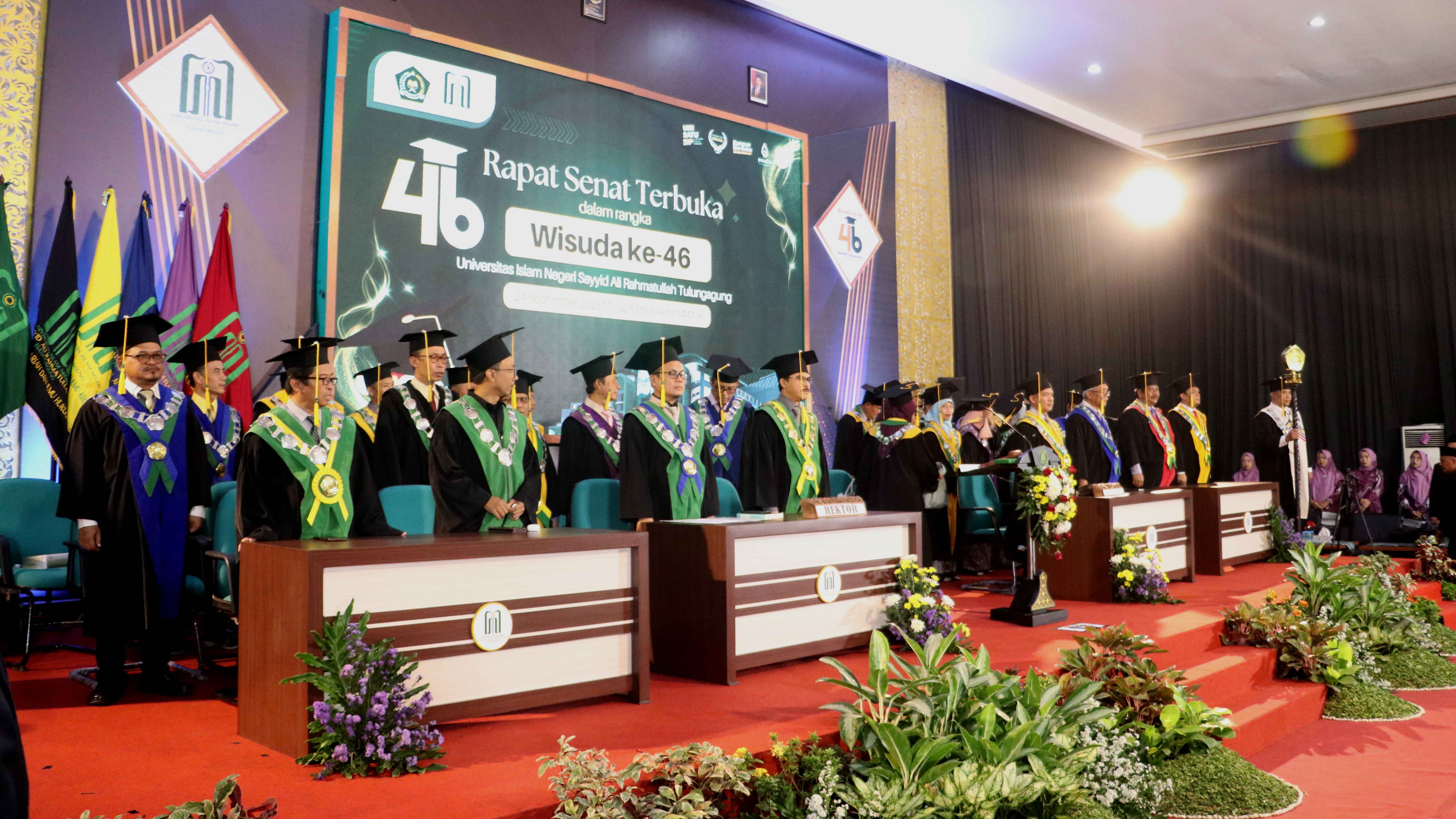 Wisuda ke-46, Rektor Sampaikan Beasiswa Tahfizh di Tiga Prodi Pascasarjana 5 20250924 Wisuda ke 46 Rektor Sampaikan Beasiswa Tahfizh di Tiga Prodi Pascasarjana 05