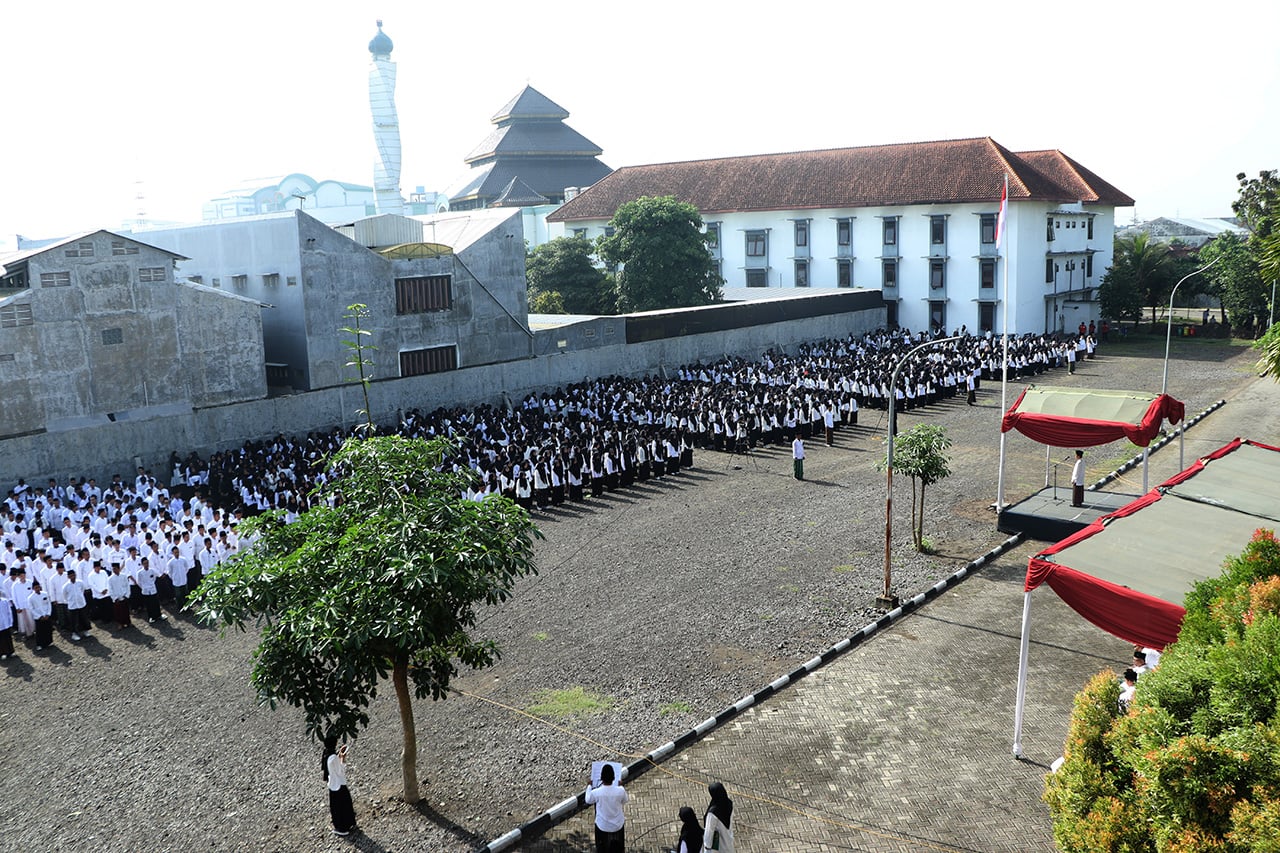 Apel Hari Santri 2025, Rektor UIN SATU Sampaikan Makna Simbol Perjuangan Santri 3 20251022 Apel Hari Santri 2025 Rektor UIN SATU Sampaikan Makna Simbol Perjuangan Santri 3