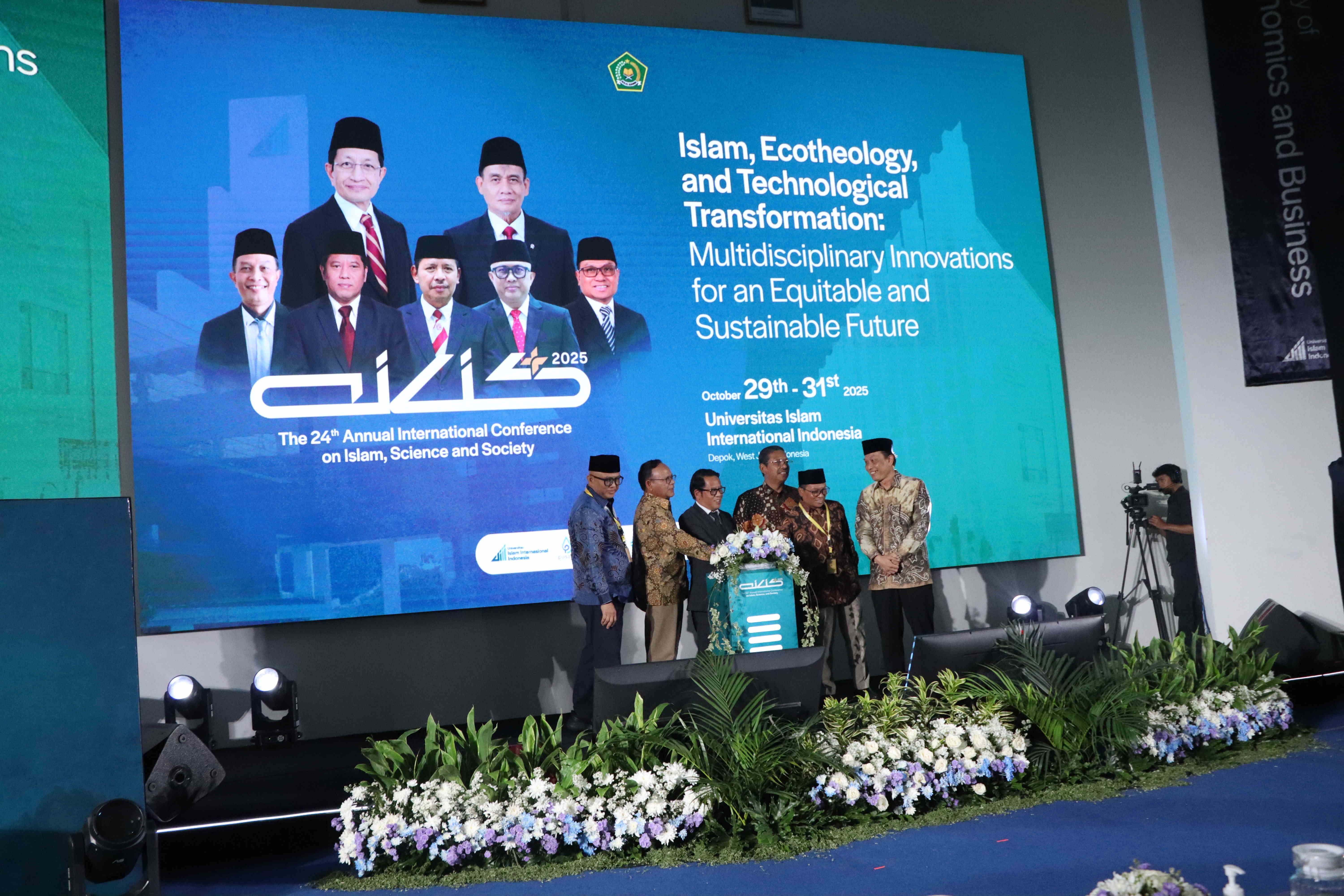 Rektor Hadiri Pembukaan AICIS+ 2025 di UIII Depok 3 20251029 Rektor Hadiri Pembukaan AICIS 2025 di Depok 04