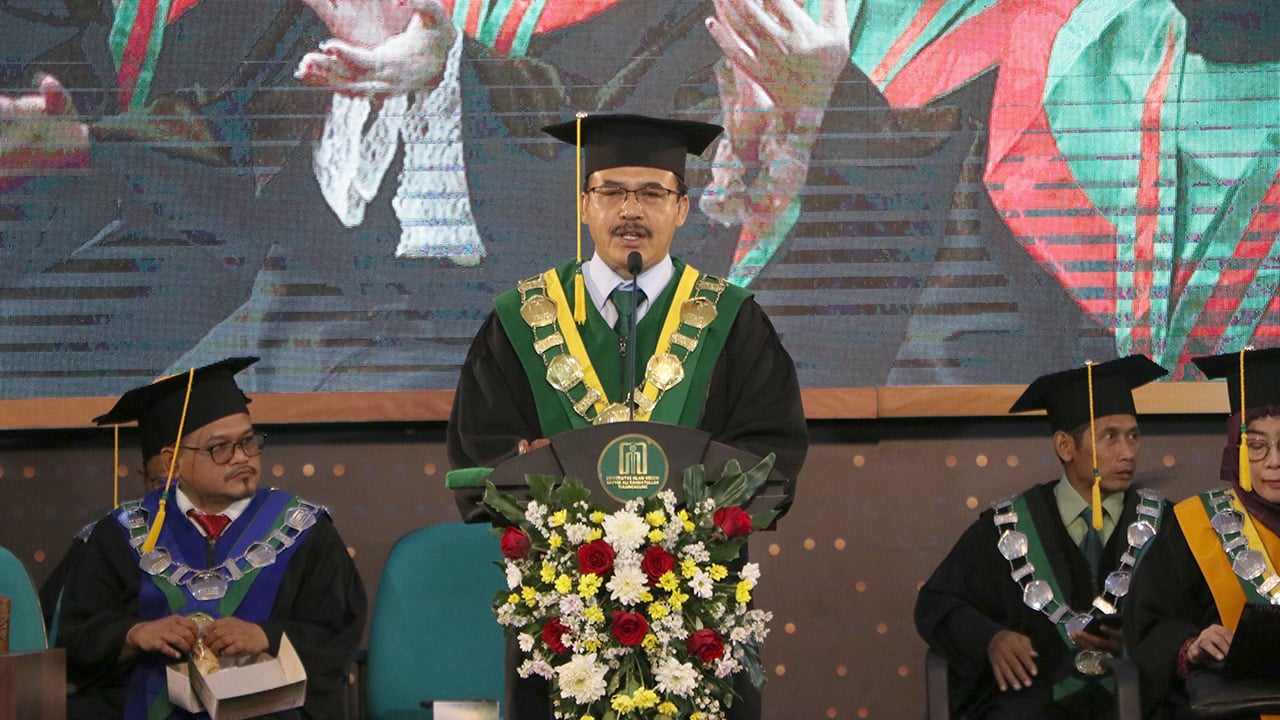 Wisuda ke-49, Rektor UIN SATU Buka Tujuh Kunci Sukses untuk Lulusan