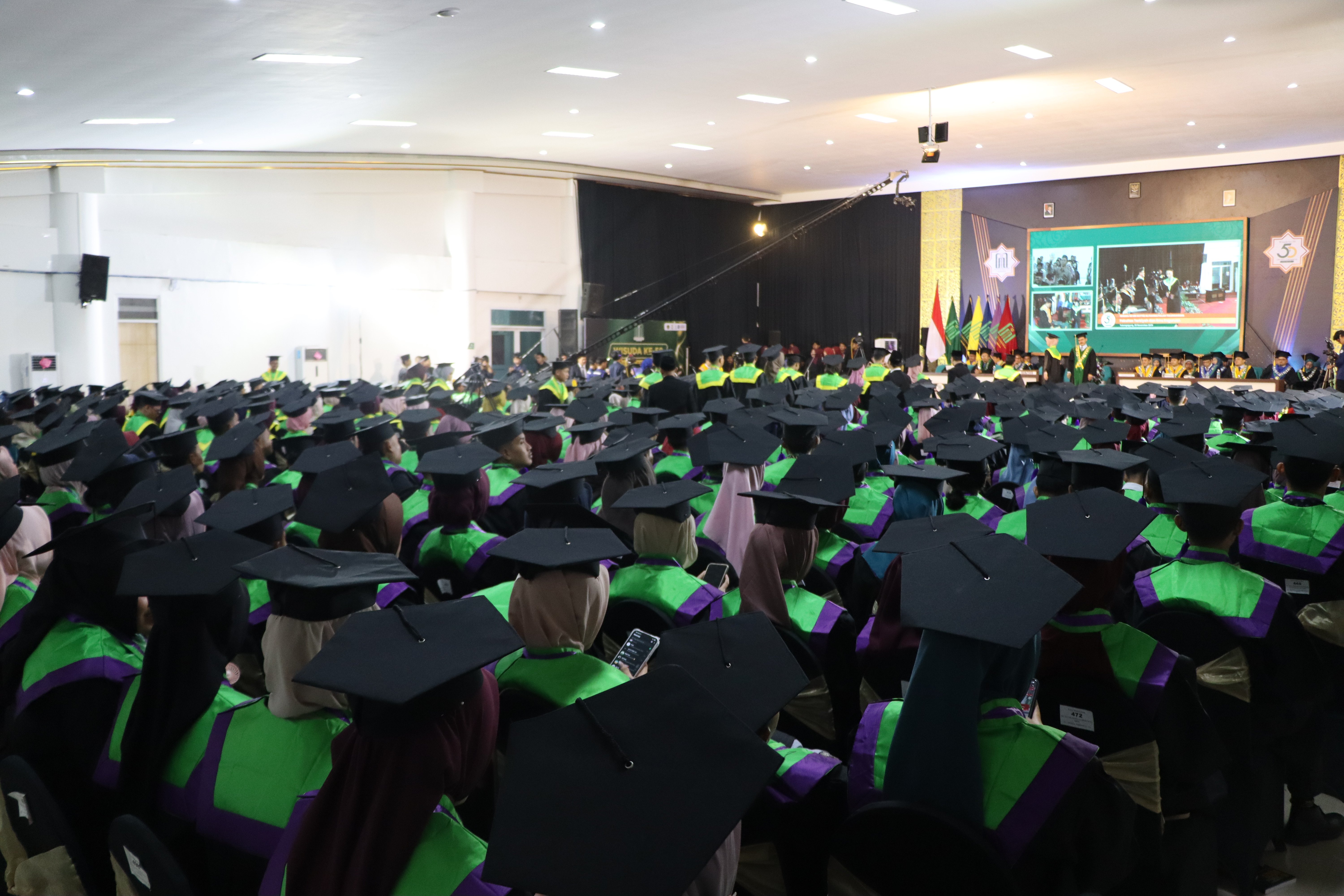 Wisuda ke-50 UIN SATU: Rektor Umumkan Kebijakan Baru dan Tekankan Integritas Lulusan 4 IMG 5628