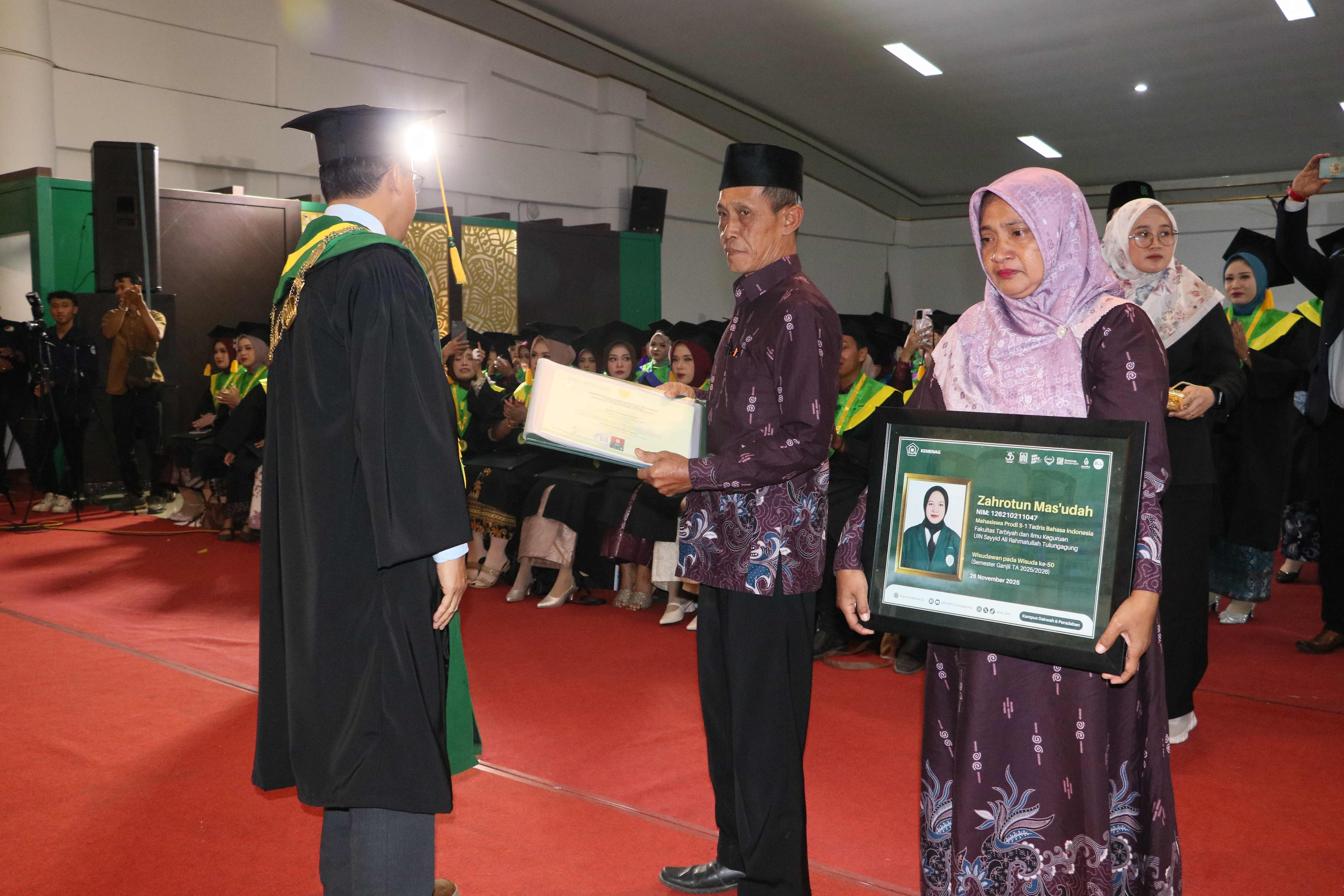Wisuda ke-50 UIN SATU: Rektor Umumkan Kebijakan Baru dan Tekankan Integritas Lulusan 3 Wisuda ke 50 UIN SATU Rektor Umumkan Kebijakan Baru dan Tekankan Integritas Lulusan 6